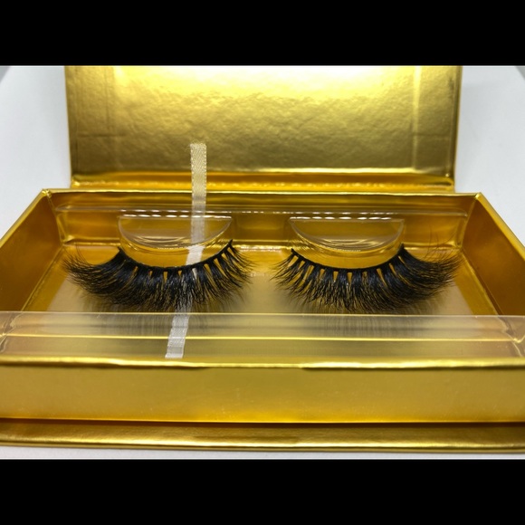 Luxury Mink Lashes - Picture 3 of 10